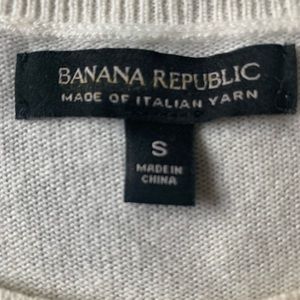 Banana Republic ivory sweater Small